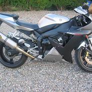 Yamaha YZF-R1