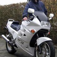 Honda vfr 750f rc 24