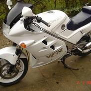 Honda vfr 750f rc 24