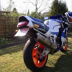 Suzuki Gsx-R 750 (SOLGT)