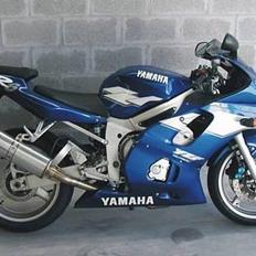 Yamaha R6