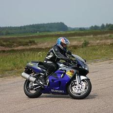 Suzuki gsxr 600 srad