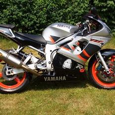 Yamaha yzf r6