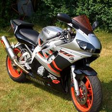 Yamaha yzf r6