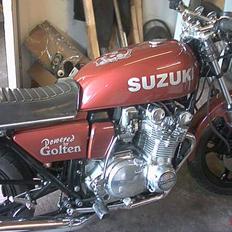 Suzuki gs750