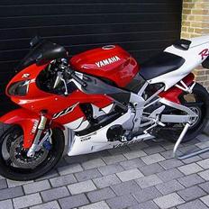 Yamaha Yzf R1