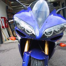 Yamaha YZF R1