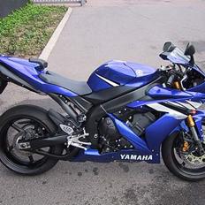Yamaha YZF R1