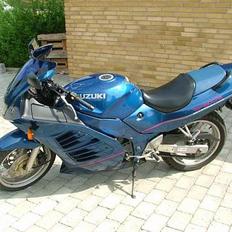Suzuki RF 600R