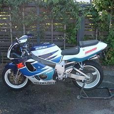 Suzuki Gsxr 750 T "SOLGT"