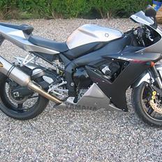 Yamaha YZF-R1