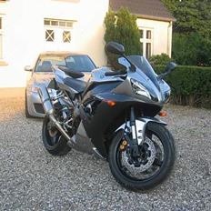 Yamaha YZF-R1