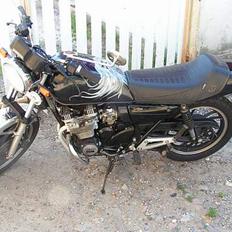 Yamaha xj 550