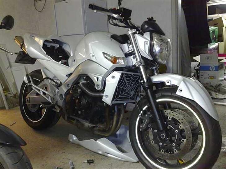 Suzuki GSR 600 billede 2