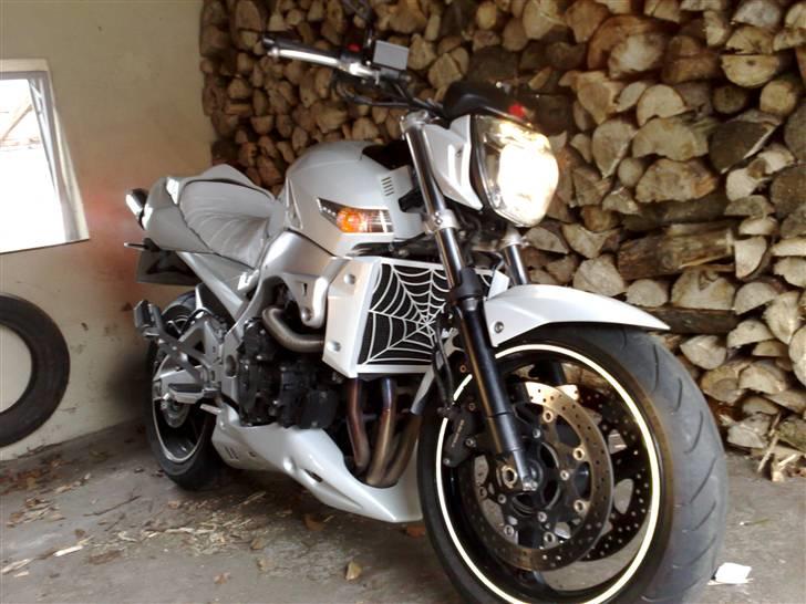 Suzuki GSR 600 billede 3