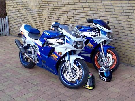 Suzuki Gsx-R 750 (SOLGT) - Eddi B. Andersen´s mc i godt selskab :-) billede 5