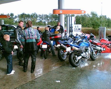 Honda CB 600 F Hornet (solgt) - SMS-kæde Aalborg afventer tørvejr på vej til Powermeet i Randers billede 13