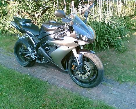 Yamaha R1 billede 4