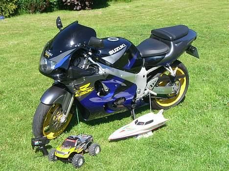 Suzuki gsxr 600 "SOLGT" - Drengerøv med stort D    :-) billede 8