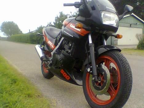 Kawasaki gpz 500S Solgt ! billede 6