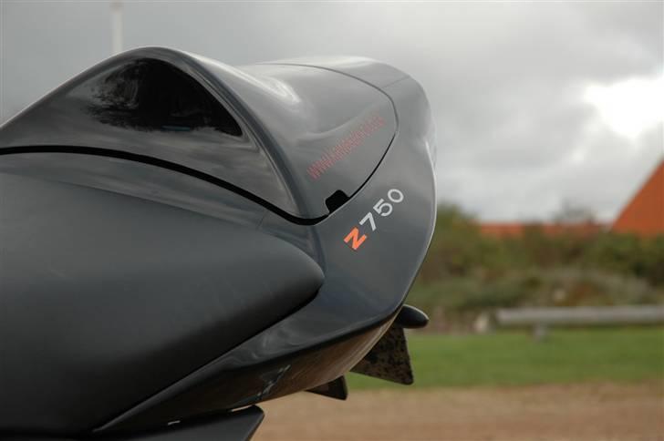 Kawasaki Z750 RR - Bagenden... Ingen bagsæde her, tak! billede 11