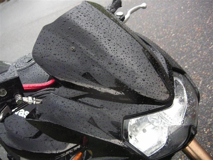 Kawasaki Z750 RR - Kåbeglasset som er org. Kawa, men lavet af MRA. Træls man ikke bare kan købe den direkte fra MRA billede 14