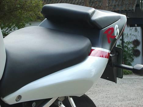 Yamaha YZF R6 - Plads til en KÆMPE ladeport billede 16