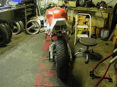 Yamaha FZR 1000 Streetfighter billede 5