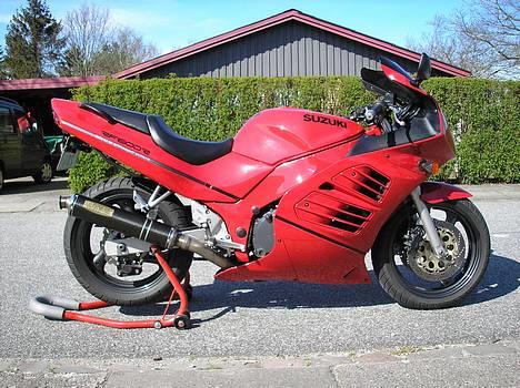 Suzuki RF 600R *Solgt* billede 6