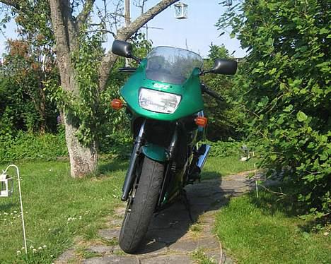 Kawasaki GPZ 500 *SOLGT* billede 3