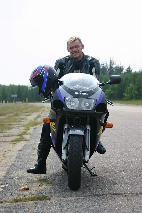 Suzuki gsxr 600 srad billede 2