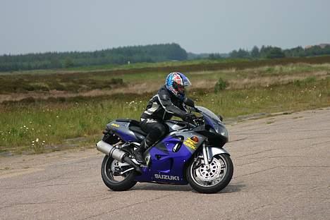 Suzuki gsxr 600 srad billede 3