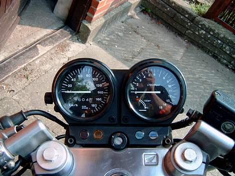 Honda CB1 400 - Kun 6500 km, selvom hun er en gammel dame... billede 20