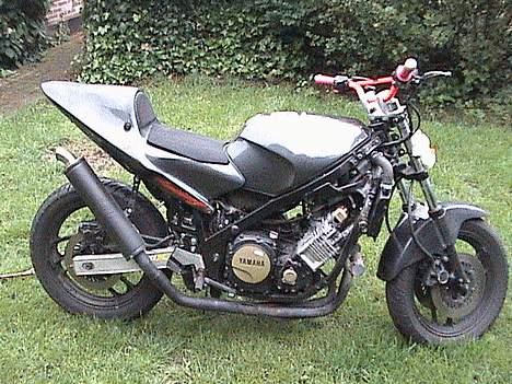 Yamaha FZ 750 billede 2