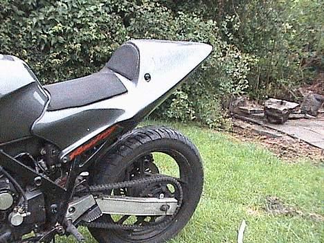 Yamaha FZ 750 billede 6