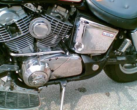 Honda shadow  - olie spildet er ikke fra min mc. men en harley:-) billede 2