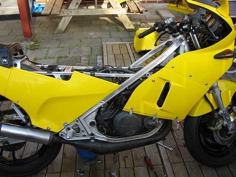 Suzuki RG 250 Gamma ( Solgt ) billede 5