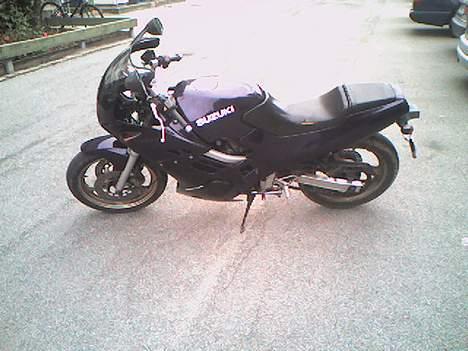 Suzuki GSX-R 250 *SOLGT* billede 3