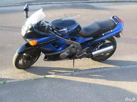 Kawasaki ZZR 600 *SOLGT* billede 3