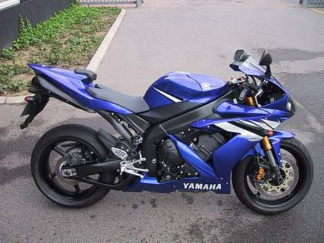Yamaha YZF R1 billede 2