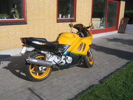 Honda cbr 600 f (solgt) billede 5