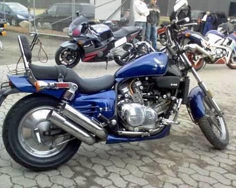 Honda Super Magna - Sådan så den ud da jeg hentede den, original blå, forår 2006. billede 2