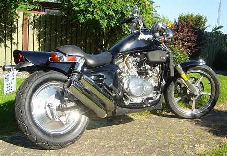 Honda Super Magna - Maj 2006, sortlakeret og ´88 deklan billede 3