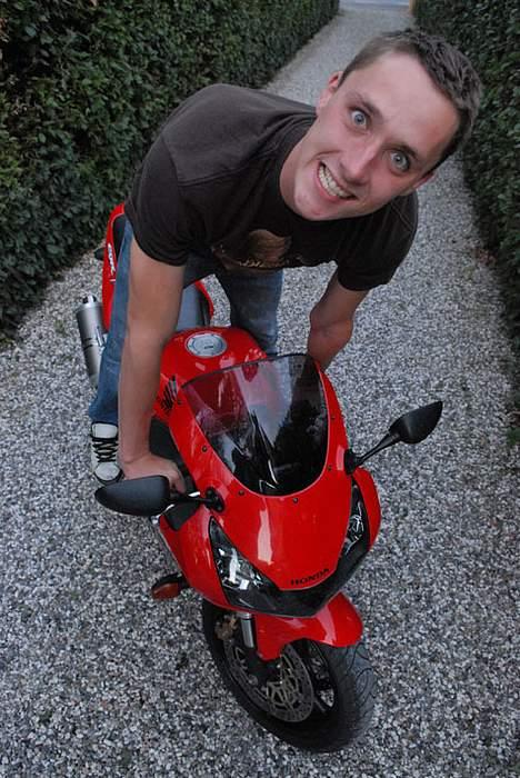 Honda 954rr - giv den gas billede 12