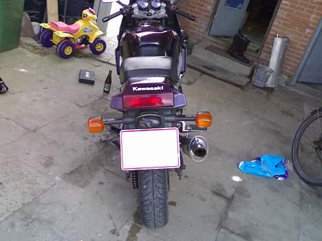 Kawasaki GPZ600R - Solgt - Bagfra med de gamle blink billede 4