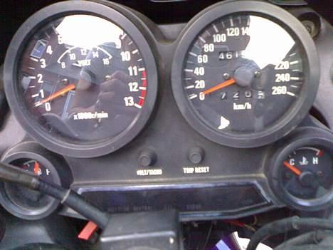 Kawasaki GPZ600R - Solgt - Cockpittet billede 8