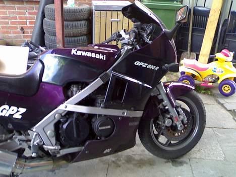 Kawasaki GPZ600R - Solgt - Fra højre side billede 12