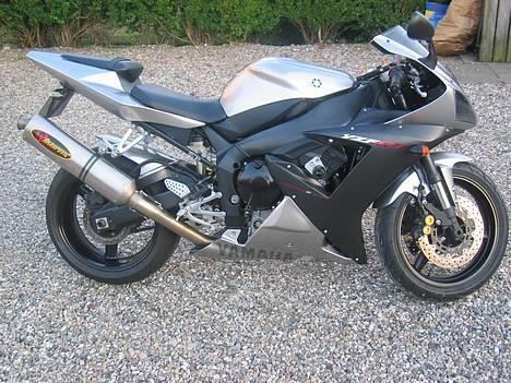 Yamaha YZF-R1 billede 1