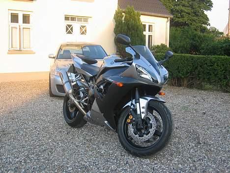 Yamaha YZF-R1 billede 2