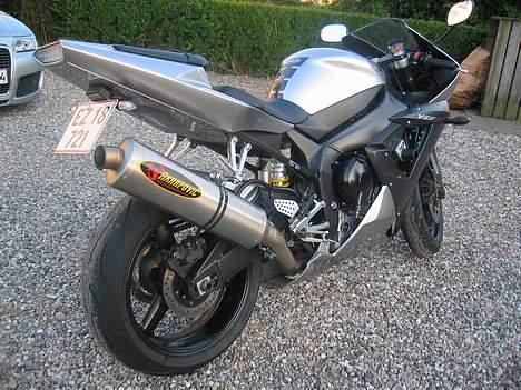 Yamaha YZF-R1 billede 3